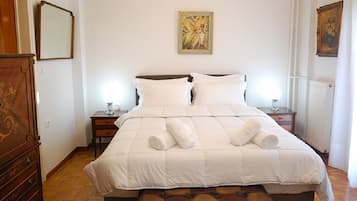 3 bedrooms, desk, iron/ironing board, WiFi