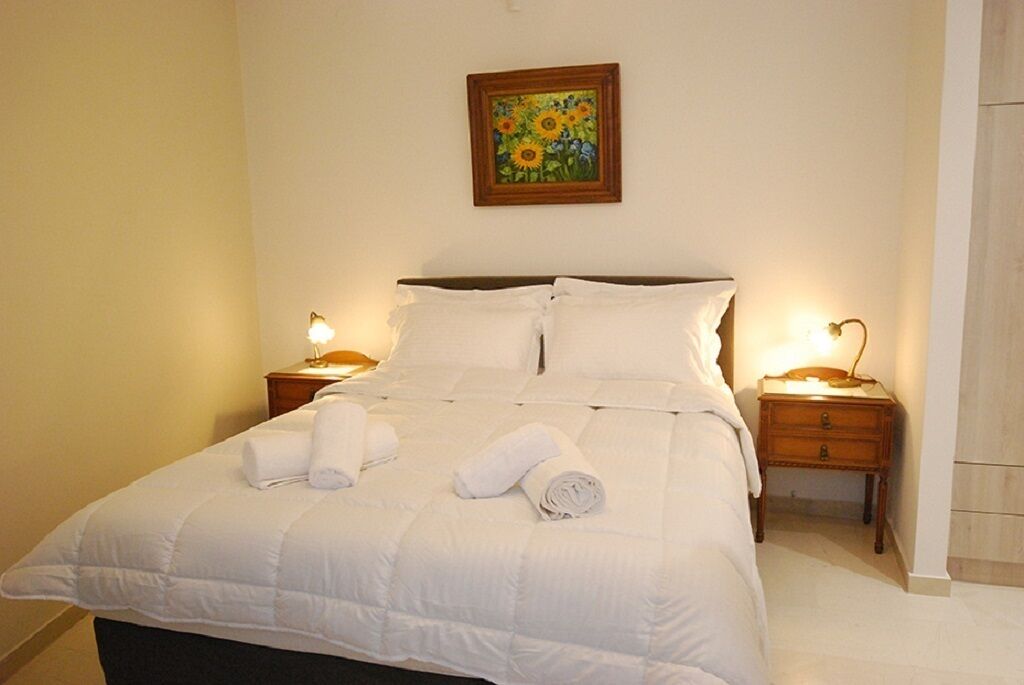 3 bedrooms, desk, iron/ironing board, WiFi