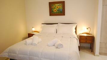 3 bedrooms, desk, iron/ironing board, WiFi