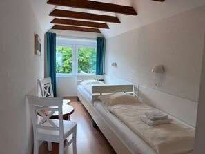 2 Schlafzimmer, Schreibtisch, WLAN, Bettwäsche