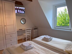 2 chambres, bureau, Wi-Fi, literie fournie