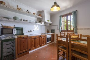 Refrigerador, microondas, horno y lavavajillas 