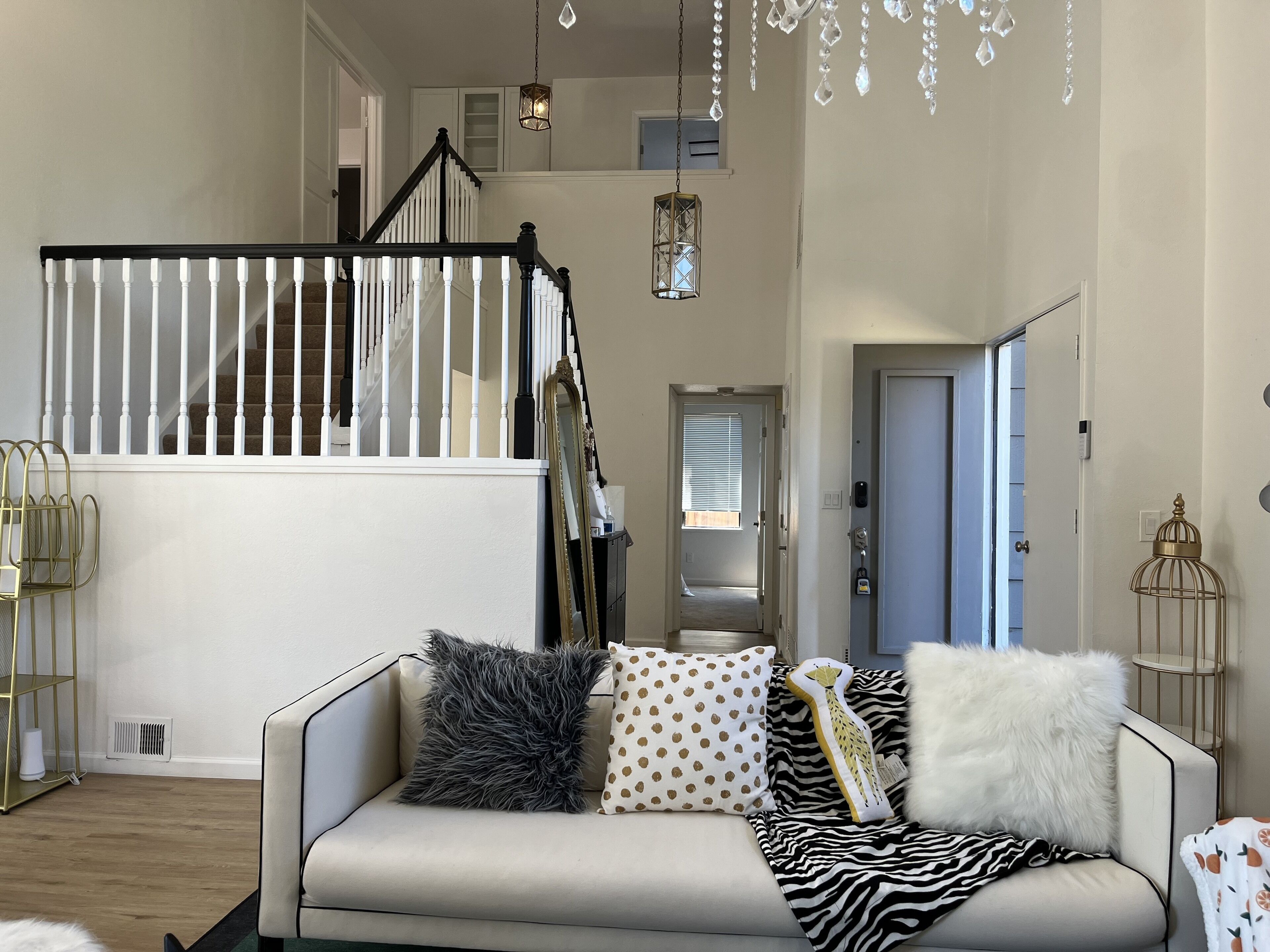 Entire Luxury 4BR/3BA-Business-Family travel-Pet Friendly