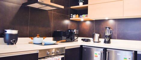 Fridge, microwave, oven, stovetop