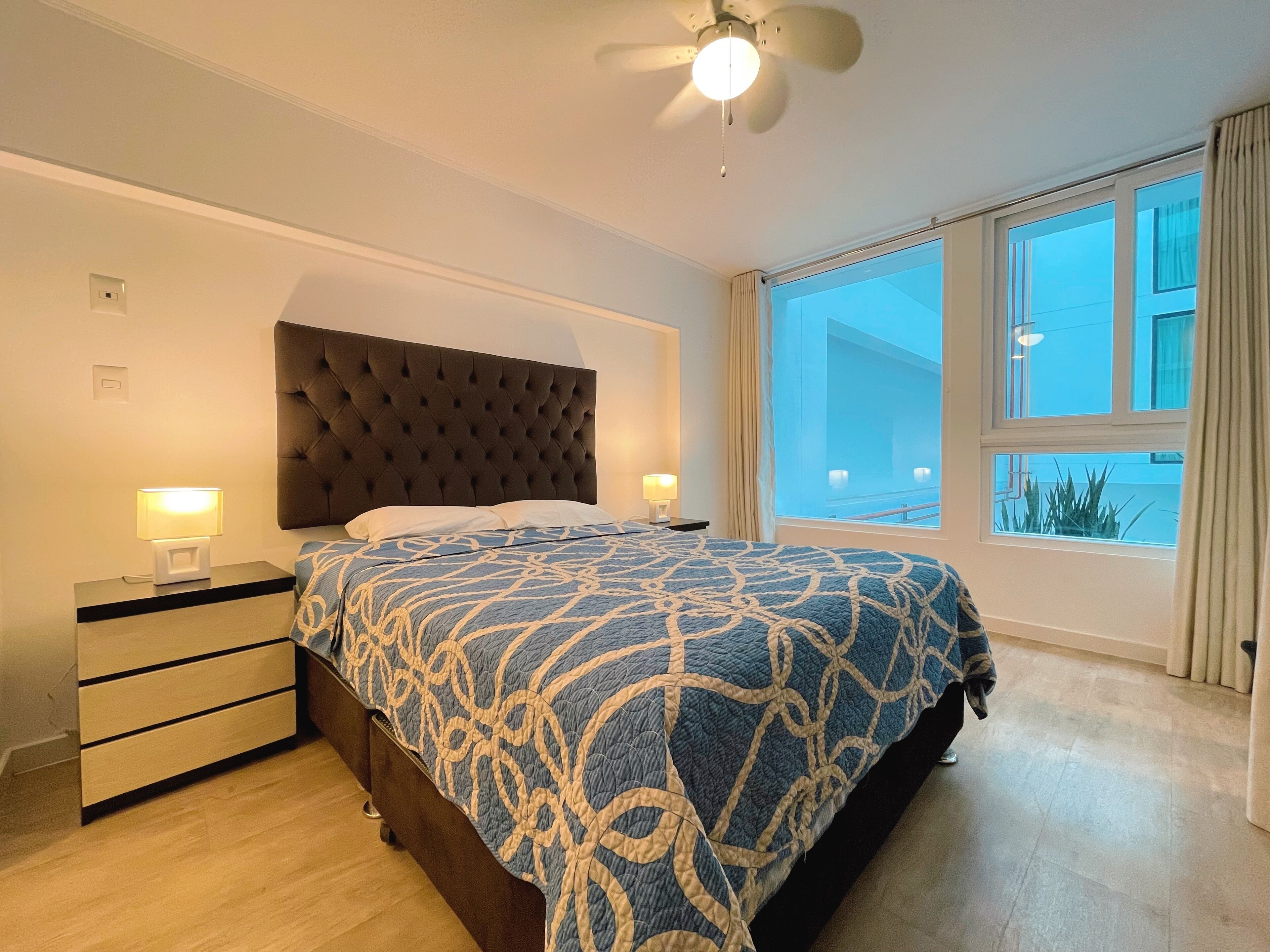 2 habitaciones, tabla de planchar con plancha y wifi gratis 