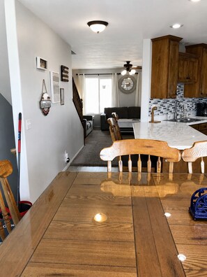 Interior - The Good Life (Cedar City)