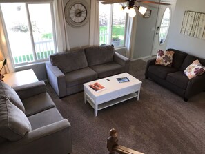 Fireplace, DVD player, foosball, table tennis - The Good Life (Cedar City)