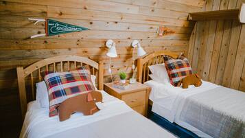 3 bedrooms, desk, travel crib, free WiFi
