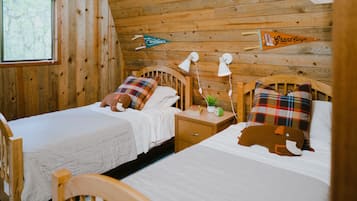 3 bedrooms, desk, travel cot, free WiFi