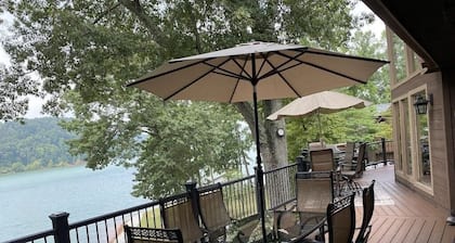 Sunset Dreams Norris Lake Front house/Deerfield Resort-sleeps 14/hot tub/slip