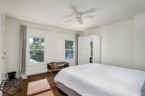 3 chambres, fer et planche à repasser, lit parapluie, Wi-Fi gratuit