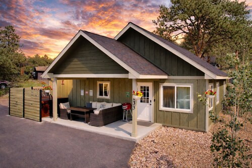 Hike Into RMNP From House-Coaster Passes-Hot Tub-King Bed-A/C-BBQ