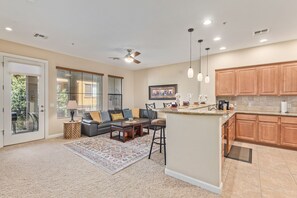 Interior - Serenity Town House! Heated Pool, Gym! 2 King Beds! 1 Dog Friendly! (Chandler)