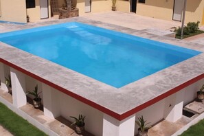 Outdoor pool - Hotel La Piramide Izamal (Izamal)