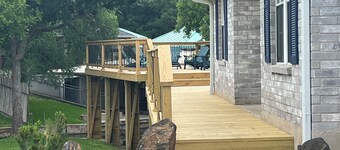 Updated Deck 🎣,Boat Slip, Kayaks, Peddle Boat, SUP Board