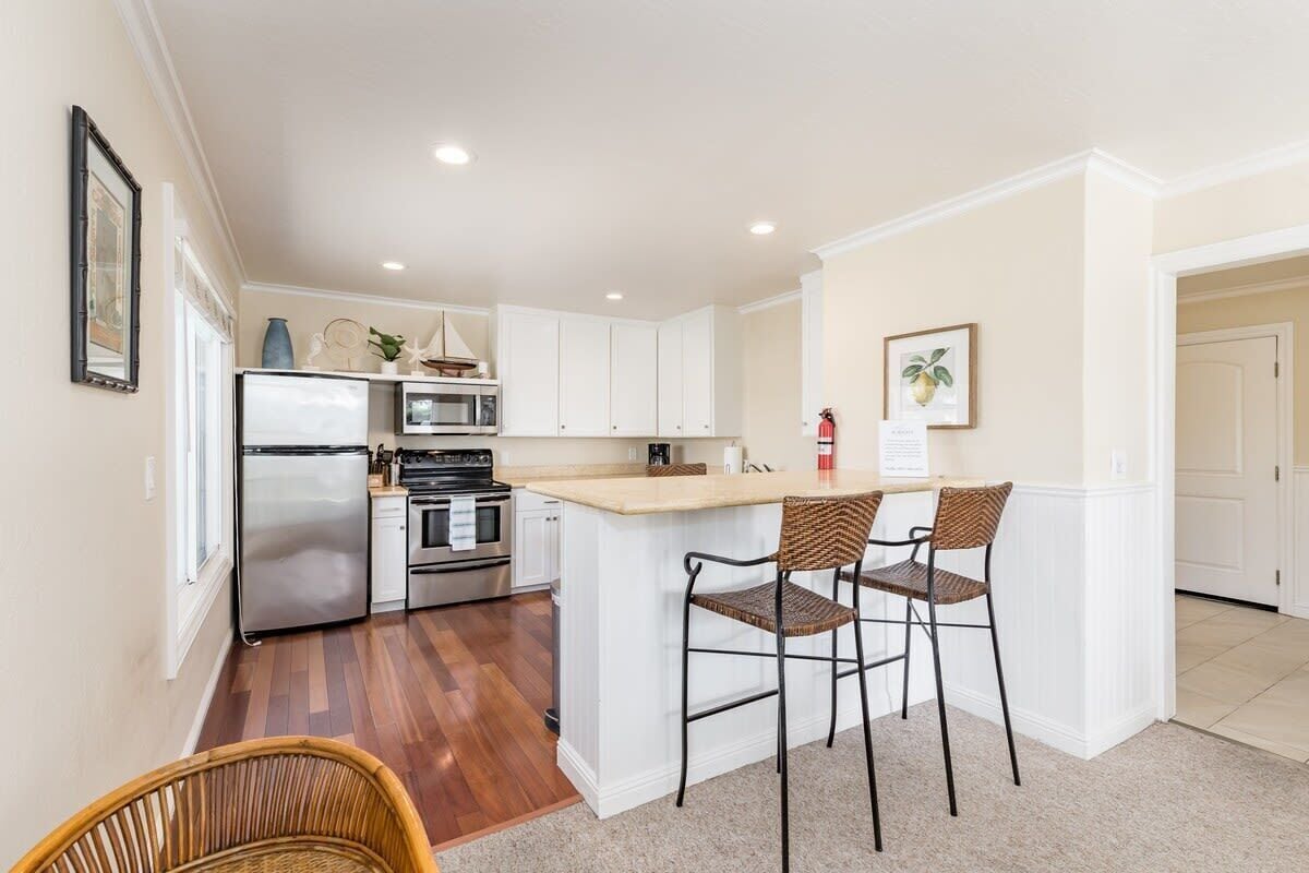 冰箱、微波炉、烤箱、炉灶