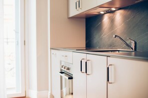 Kühlschrank, Ofen, Herdplatte, Geschirrspüler