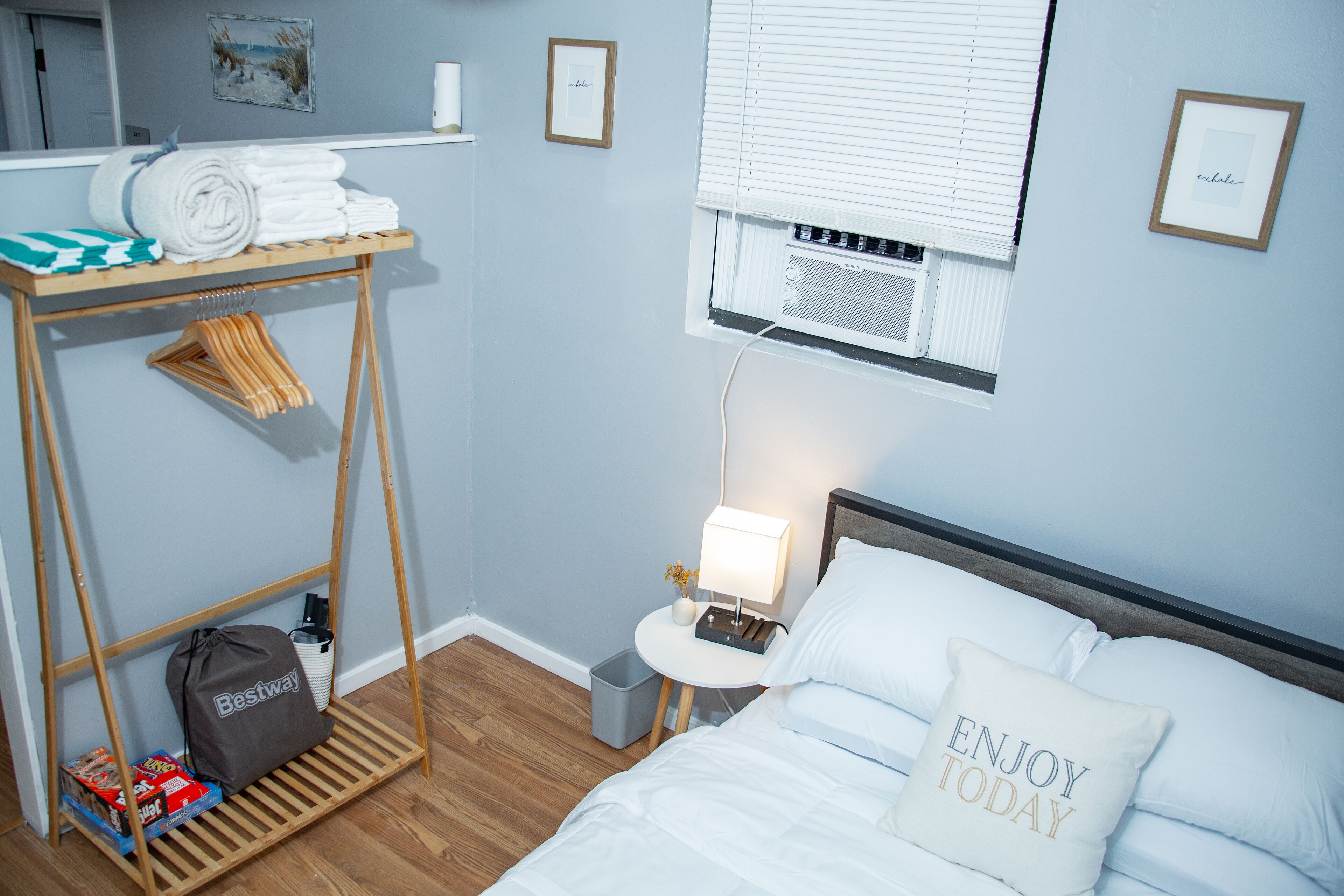 Cozy Getaway Suite w/ Free Parking - 10mins to Beach & Airport