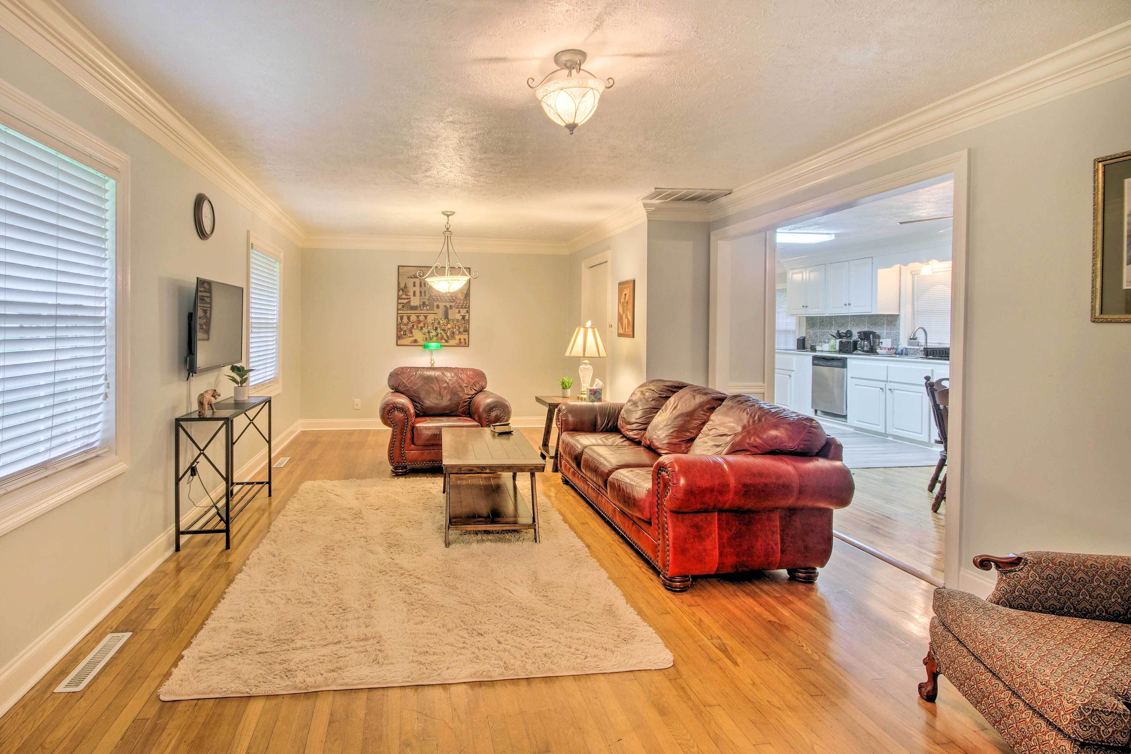 Modern Jackson Home w/ Yard ~ 8 Mi to Dtwn!