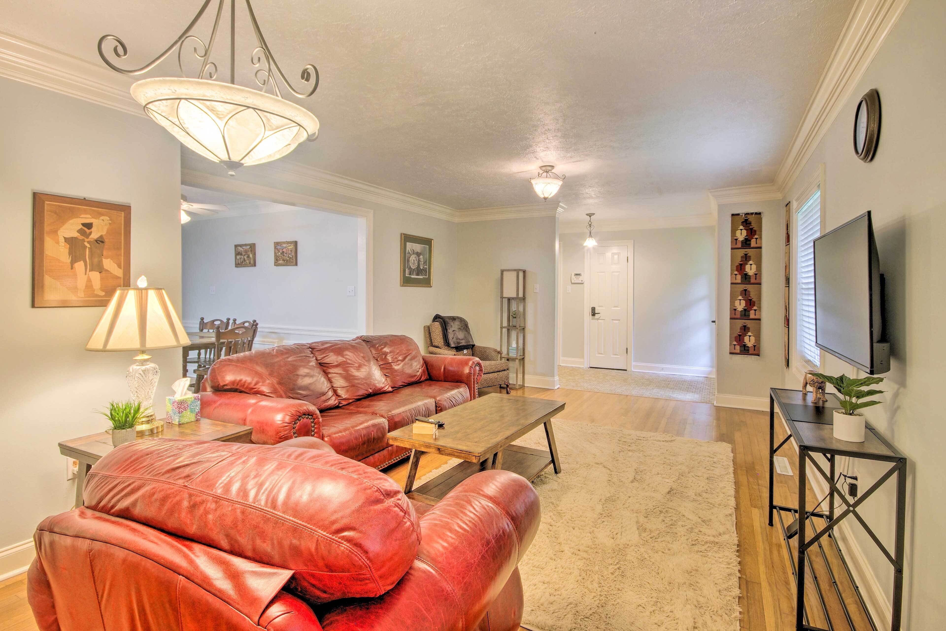 Modern Jackson Home w/ Yard ~ 8 Mi to Dtwn!