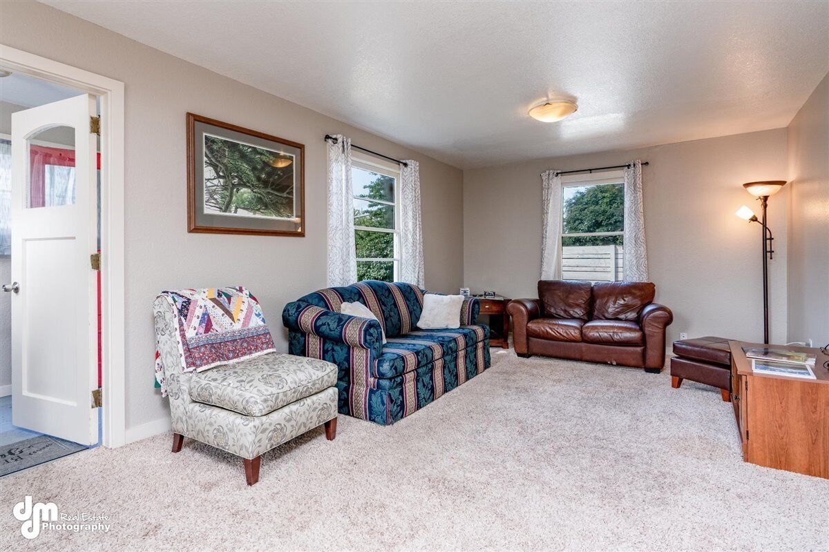 1940s Historic Two-story Downtown Cottage