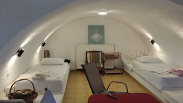 2 bedrooms, iron/ironing board, free WiFi