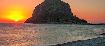 a quiet little Greek village with a classic cottage 15 minutes from monemvasias