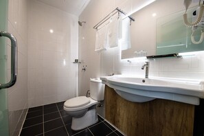 Shower, towels