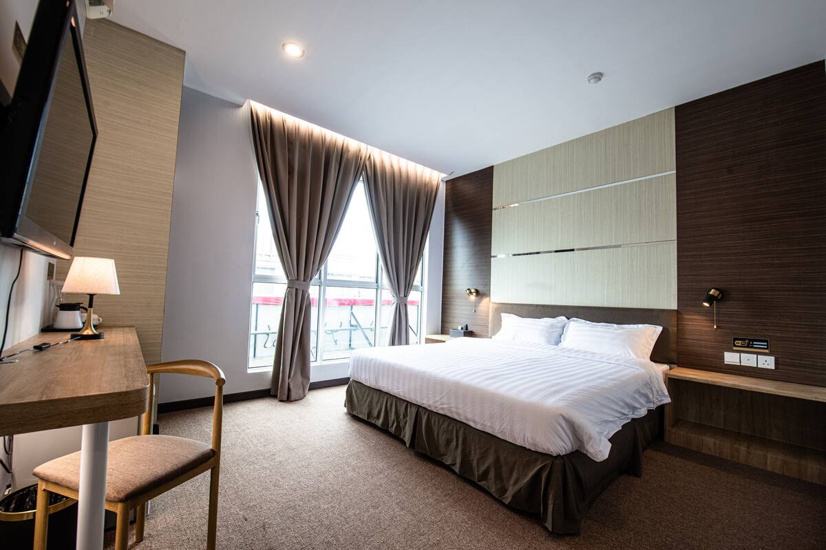 Superior Room, 1 King Bed
