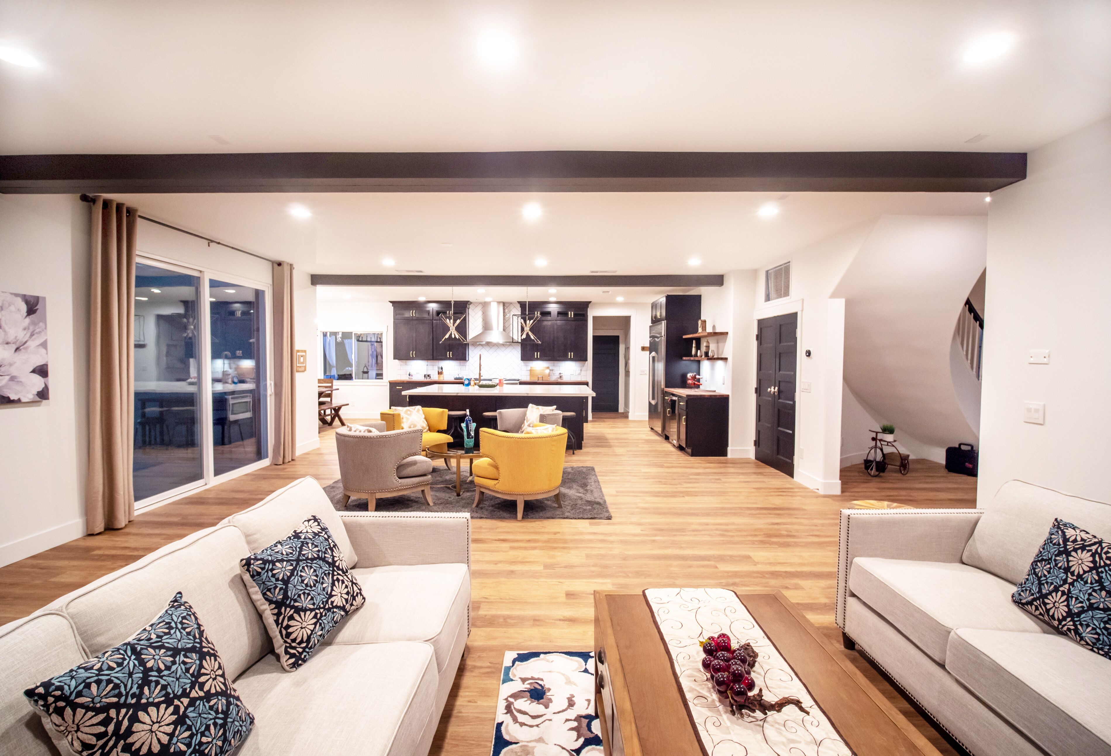 Smart TV, fireplace, DVD player