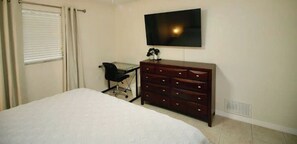 2 bedrooms, desk, iron/ironing board, free WiFi