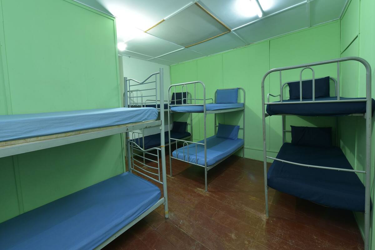 Desk, soundproofing, free WiFi, bed sheets