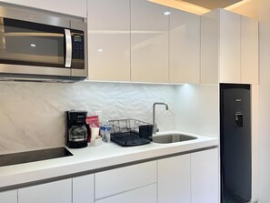 Fridge, microwave, stovetop, coffee/tea maker - Premium Accommodation in Playa del Carmen (Playa del Carmen)