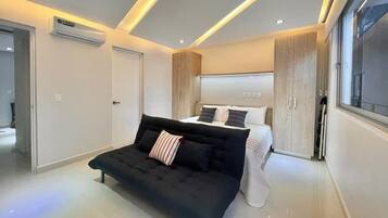 1 slaapkamer, een strijkplank/strijkijzer, wifi, beddengoed