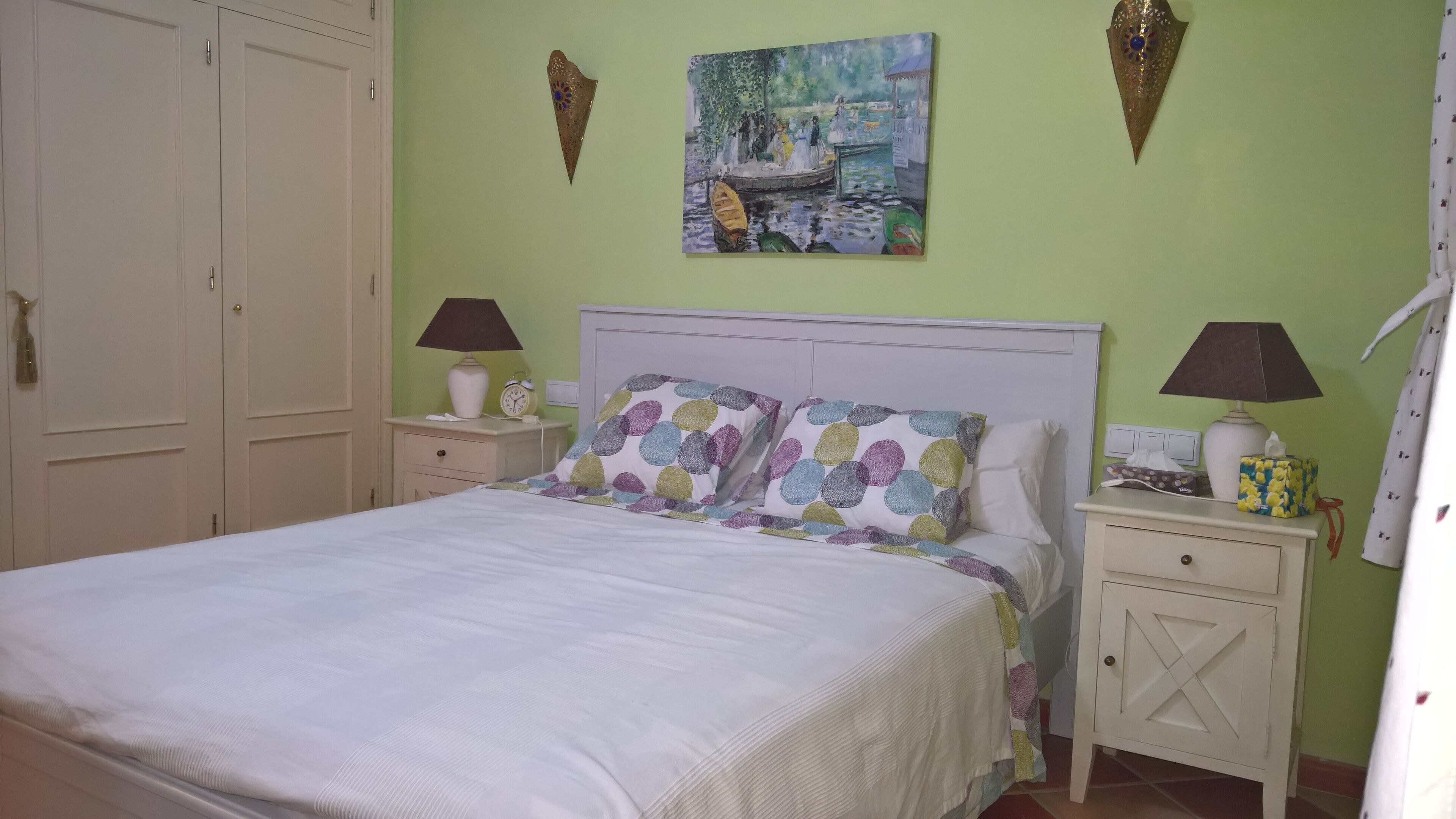 2 dormitorios, tabla de planchar con plancha, wifi y ropa de cama