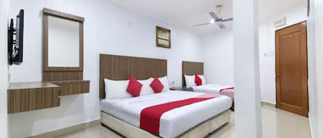 Escritorio, wifi gratis y ropa de cama