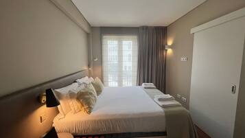 Deluxe Apartment | 1 bedroom, memory-foam beds, in-room safe, blackout curtains