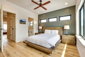 3 Schlafzimmer, Schreibtisch, WLAN, Bettwäsche