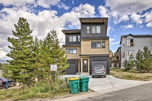 Exterior - Sleek Fraser Townhome < 8 Mi to Winter Park! (Fraser)