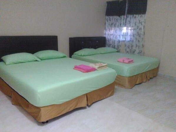 Familienzimmer, Gemeinschaftsbad | Bettwäsche