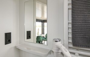 Room (Arosa) | Bathroom