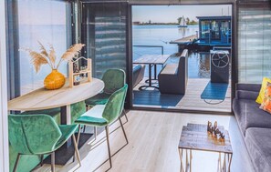 Room (Arosa) | Living room | TV - Arosa (Uitgeest)