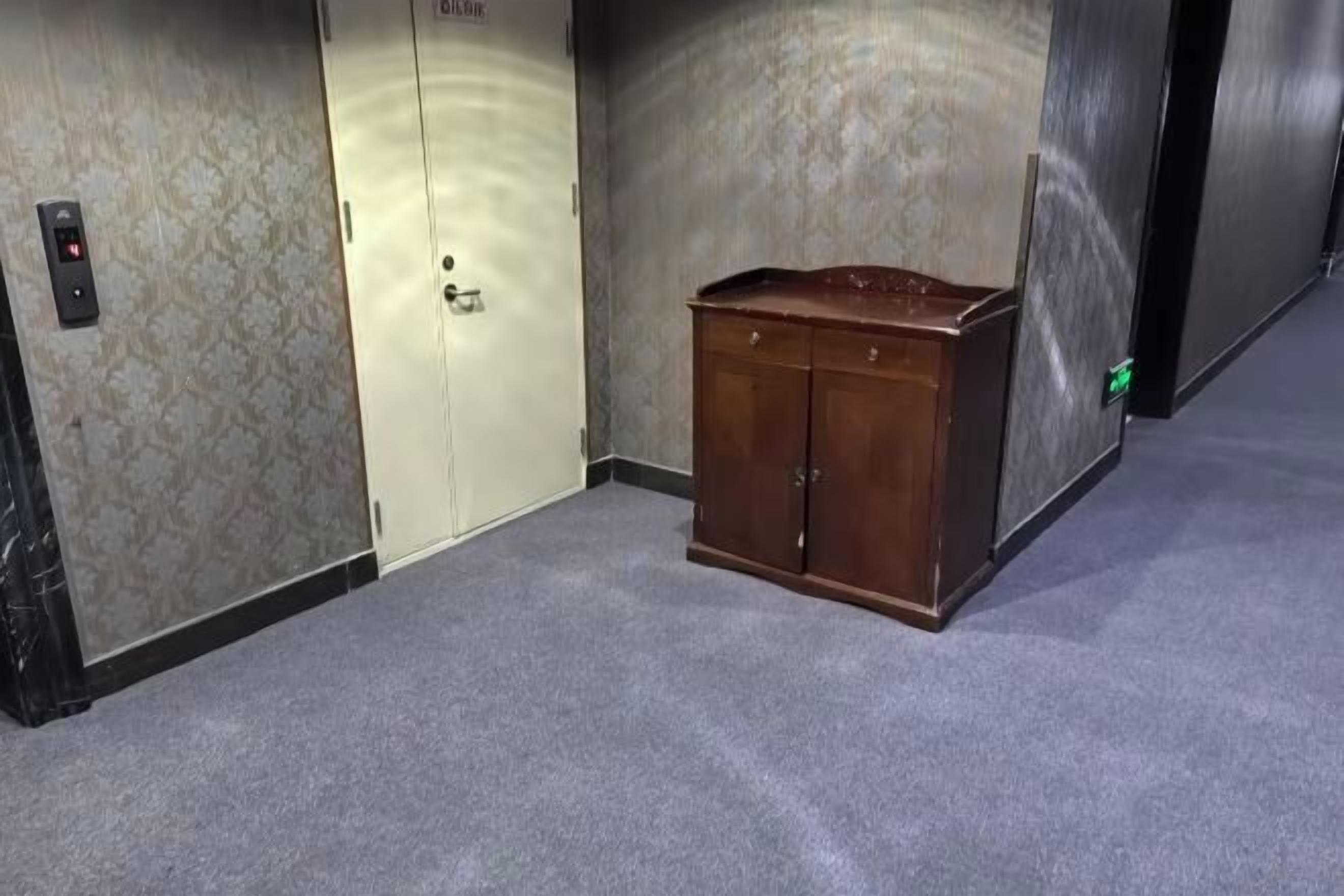 المنشأة من الداخل