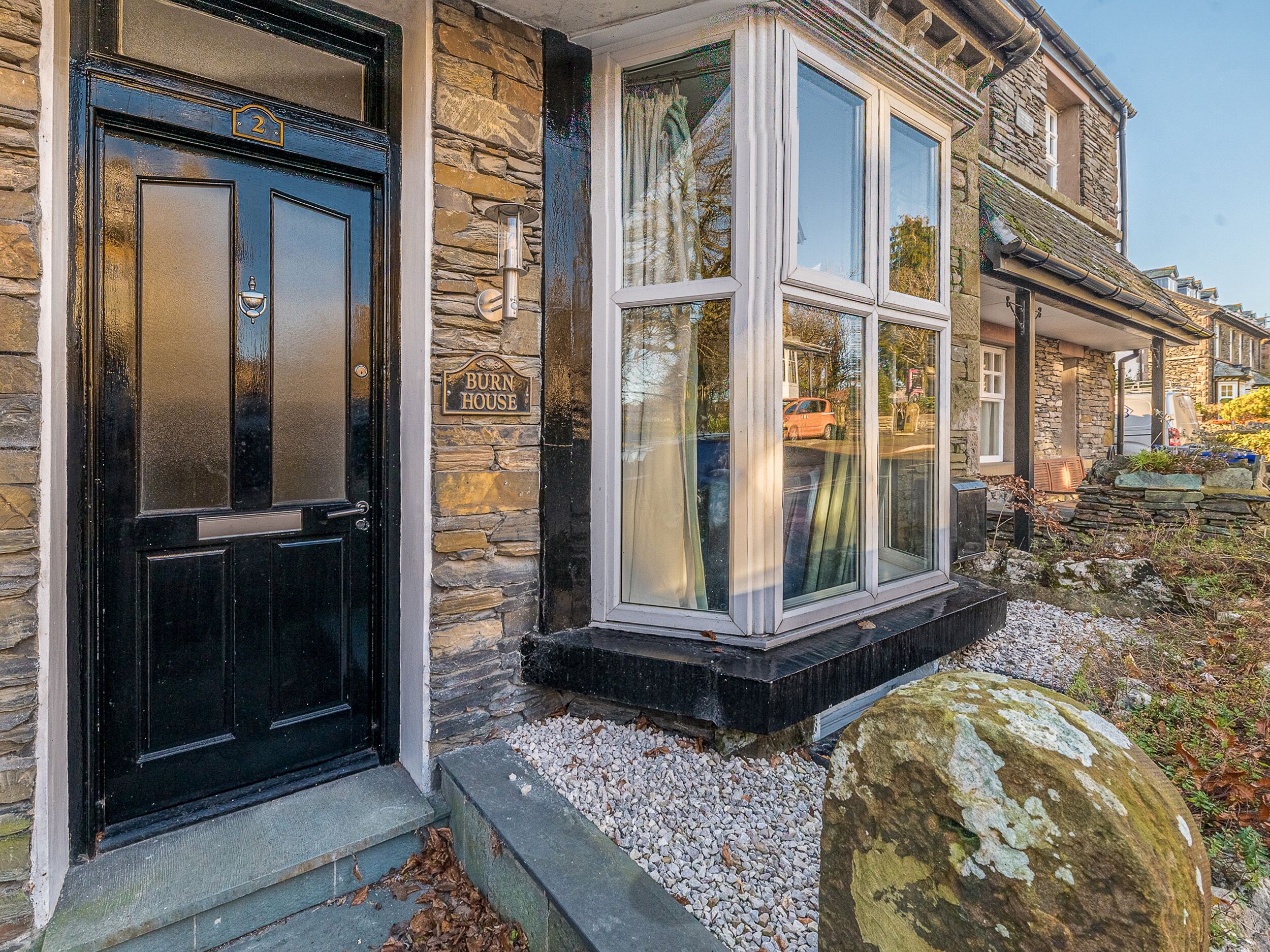 BURN HOUSE, pet friendly, character holiday cottage in Windermere