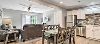 Airy Townhome: Close to Kayaking & Boating!