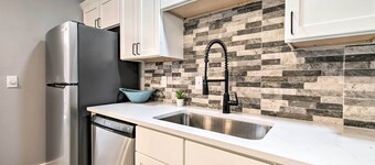 Airy Townhome: Close to Kayaking & Boating!