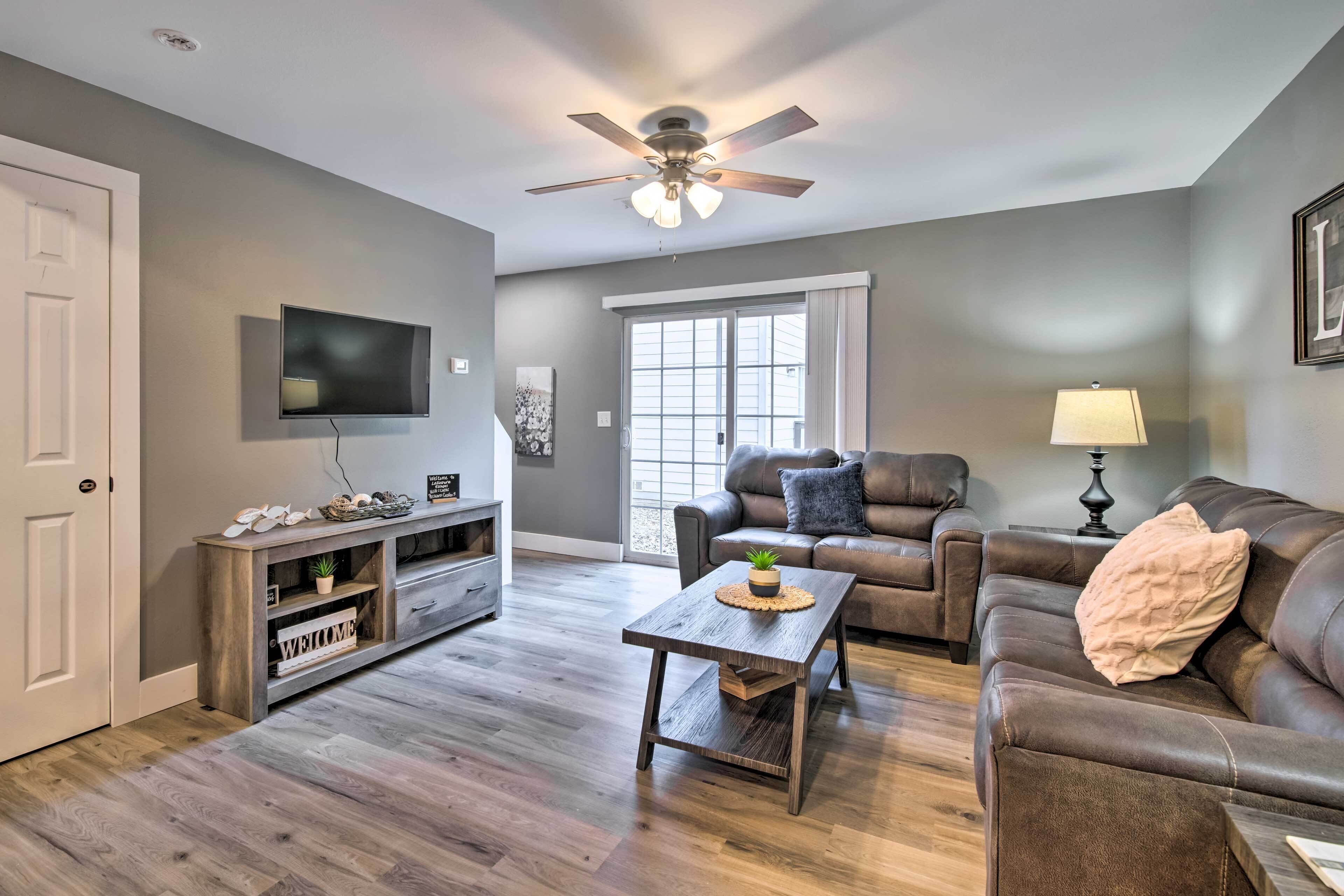 Pet-Friendly Abode, Walk to Table Rock Lake!