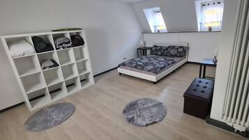 4 Schlafzimmer, Zimmersafe, Bügeleisen/Bügelbrett, Reisekinderbett