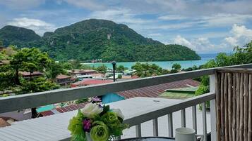 基础双人房 | 起居区