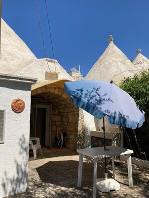 Terrace/patio - Authentic Great Trullo, former mill (Impalata, Monopoli)